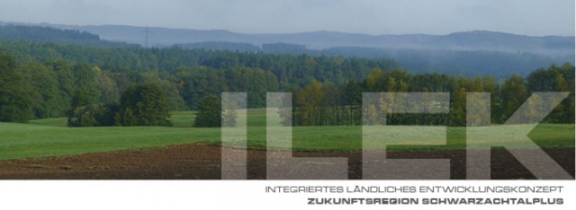 Landschaftsbild aus der Region. (Acker, Wiesen und Wald)